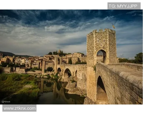 赫罗纳小镇文化节庆,缤纷体验吸引游客热情参与 赫罗纳小镇文化节庆,缤纷体验吸引游客热情参与