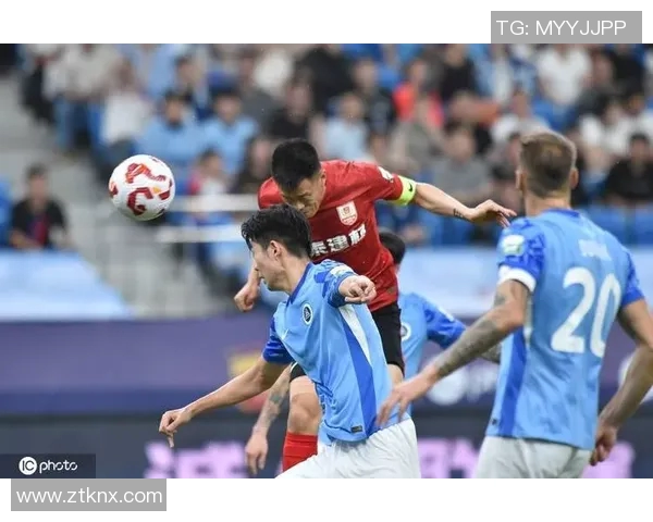 谭龙精彩助攻助力队友破门展现团队合作精神与默契配合 谭龙精彩助攻助力队友破门展现团队合作精神与默契配合