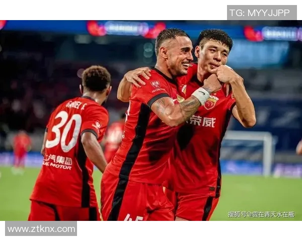 亚冠淘汰赛首回合,上海上港意外失利,浦项制铁逆转晋级入一个关键入球击败对手 亚冠淘汰赛首回合,上海上港意外失利,浦项制铁逆转晋级入一个关键入球击败对手