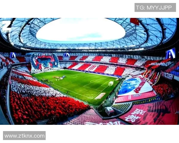 球迷为俱乐部造势:比赛前连续奋力呐喊助威的激情时刻 球迷为俱乐部造势:比赛前连续奋力呐喊助威的激情时刻