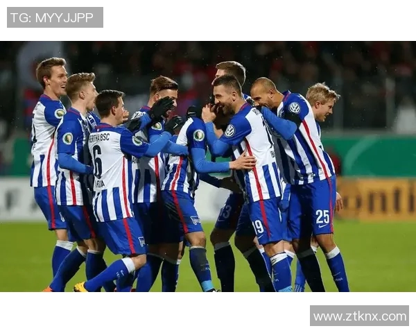 硬仗对决：柏林赫塔挑战沙尔克04，德甲激战席卷全场